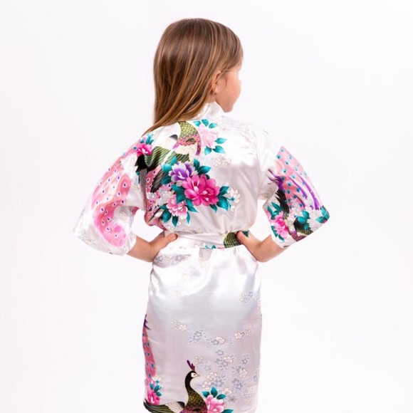 Adorable Floral Peacock Robes 4 MiniMe Princesses - Picture 13 of 14